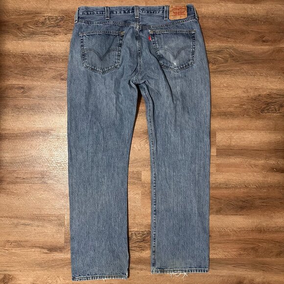 Levi's Jeans Mens 39x33 Blue 501 Medium Wash Ripped Knee Cotton Denim Pants - Picture 2 of 8